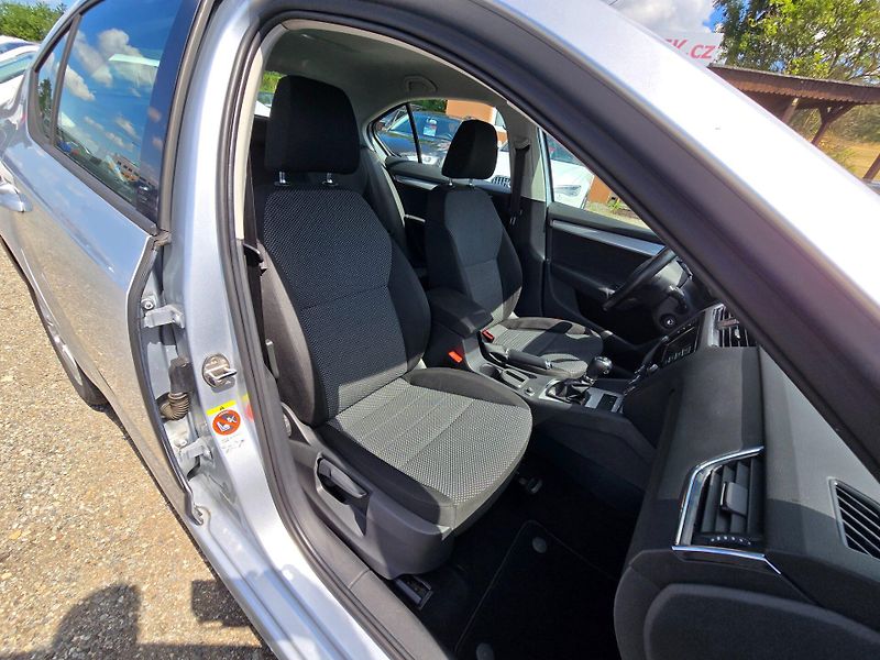 Škoda Octavia (2014) 1.6 TDi 77KW DSG Ambition - fotka 21 z 23