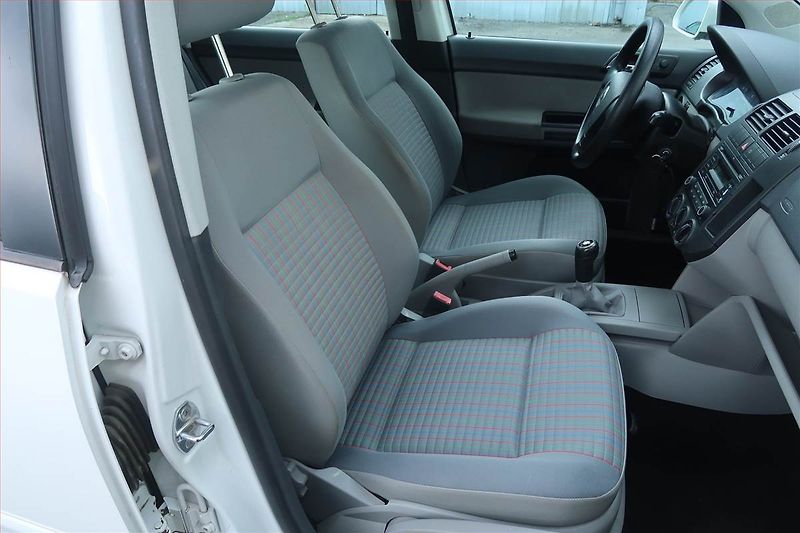 Volkswagen Polo (2008) 1.2 12V, rezervace - fotka 9 z 15
