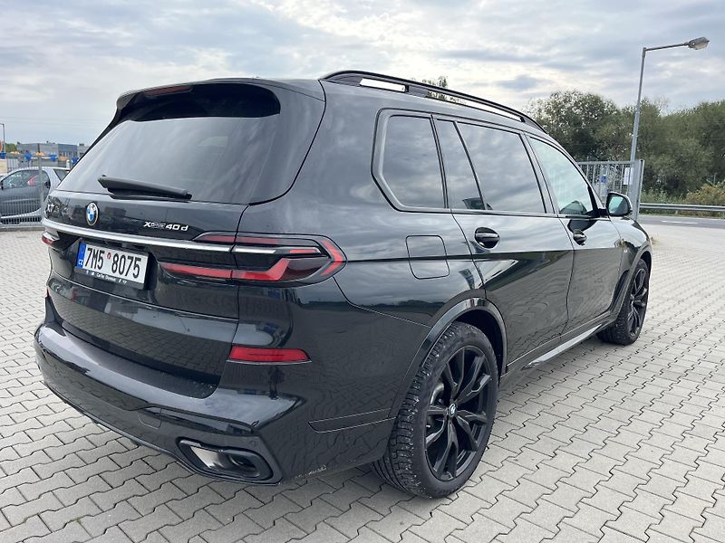 BMW X7 (2022) XDRIVE 4.0d - fotka 7 z 19