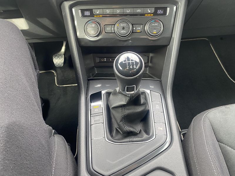 Volkswagen Tiguan 1.4 TSI 92kW - 1xMAJ.-ALU-PDC - fotka 26 z 41