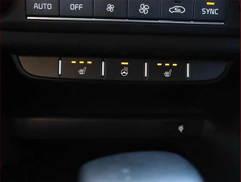 Kia Ceed (2019) GT Line 1.6 T-GDI GT, Automat - fotka 24 z 24