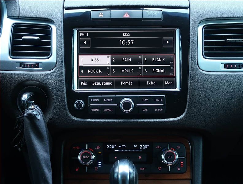 Volkswagen Touareg (2010) 3.0 TDI, 4X4, Automat, Navi - fotka 12 z 21