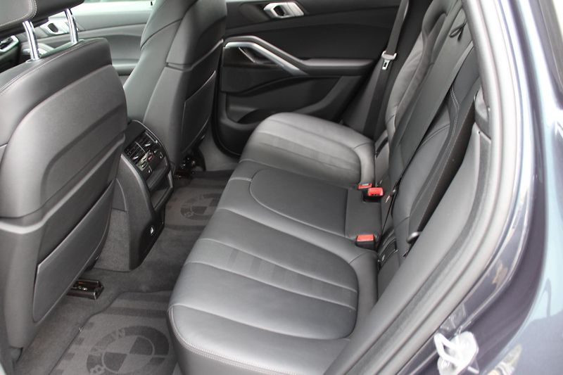 BMW X6 xDrive30d - fotka 21 z 25