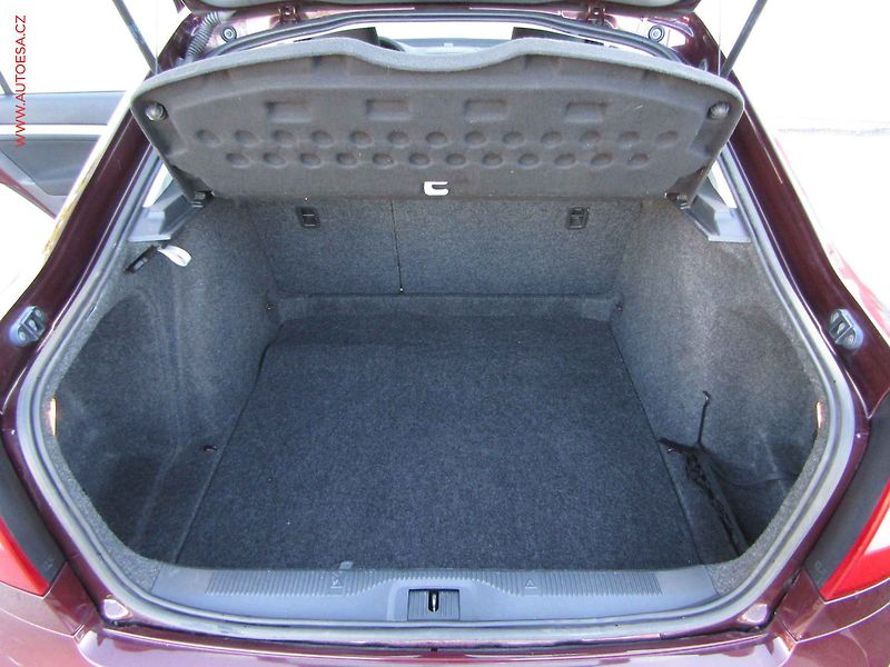 Škoda Octavia (2011) 1.2 TSi, 2.maj,ČR, servis - fotka 7 z 15
