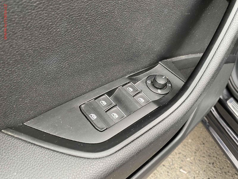 Škoda Superb (2015) 2.0 TDi, Style, DSG, bixen - fotka 14 z 20