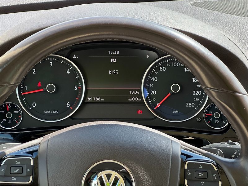 Volkswagen Touareg (2015) 3,0 TDI  193 KW Rline - fotka 18 z 35