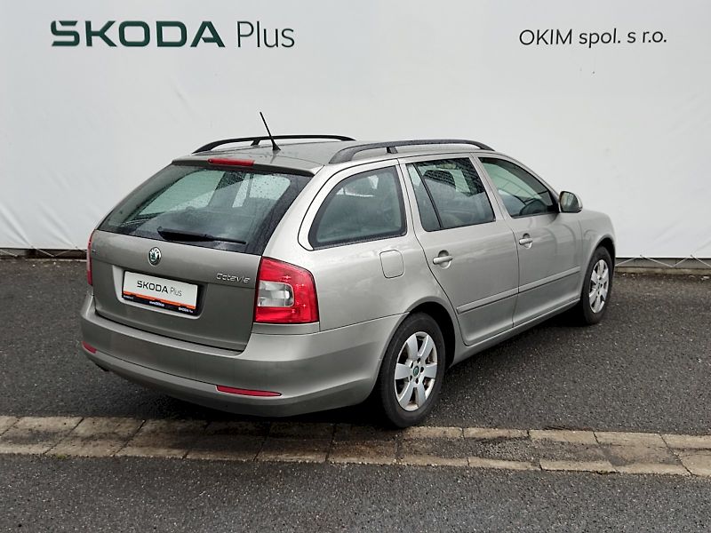 Škoda Octavia (2013) Combi Ambiente 1,6 Tdi 77 Kw - fotka 2 z 28