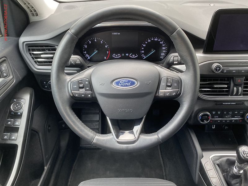 Ford Focus (2018) 1.0EB, Titanium, TZ - fotka 11 z 18