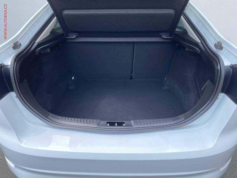 Ford Mondeo (2014) 2.0TDCi, Titanium, AT, bixen - fotka 7 z 19