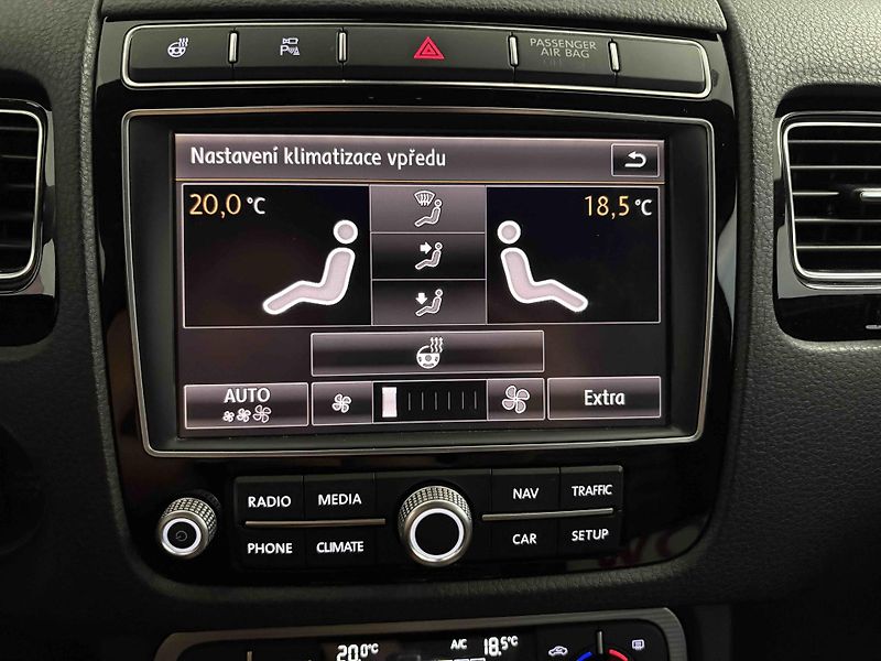 Volkswagen Touareg (2015) Exclusive V6 3,0 TDI  - fotka 21 z 35