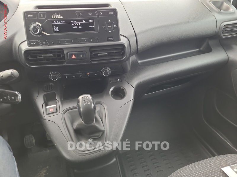 Peugeot Partner (2021) 1.5HDi, 2.maj,ČR, Active, TZ - fotka 6 z 11