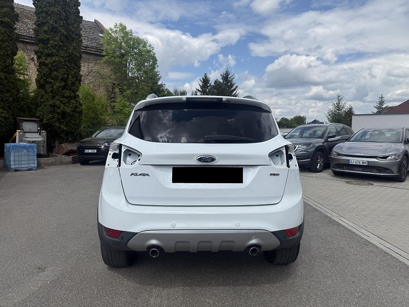 Ford Kuga 2.0 TDCI 103 kW - BEZ NEHOD - fotka 5 z 18