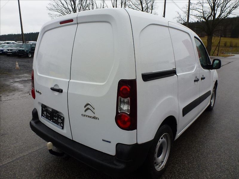 Citroën Berlingo 1,6 HDI 3míst Tažné,Klima,Temp - fotka 8 z 49