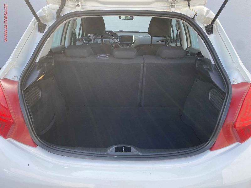 Peugeot 208 (2013) 1.2 VTi, ČR - fotka 7 z 17