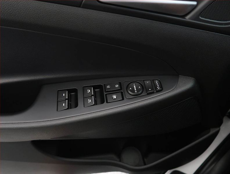 Hyundai Tucson (2019) 1.6 T-GDI, Serv.kniha, Navi - fotka 20 z 21