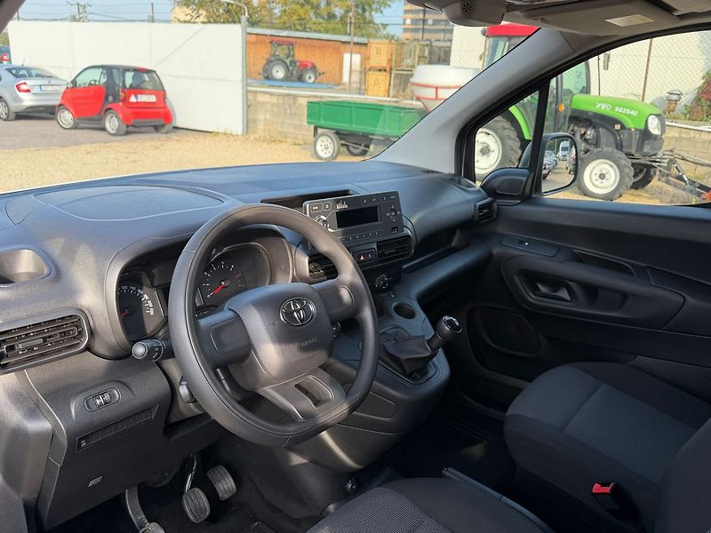 Toyota Ostatní 1.5D-4D 75kW*L2H1*CZ*144tisKM - fotka 16 z 23