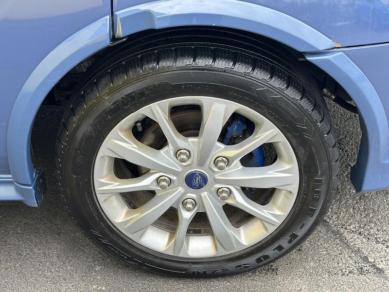 Ford Transit Custom (2014) SPORT 2.2/114Kw  *3.Místa *TZ* - fotka 41 z 41