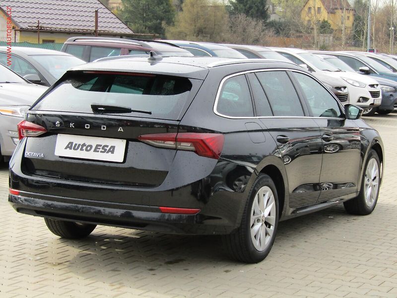 Škoda Octavia (2021) 2.0TDi, Style, DSG, +kola - fotka 6 z 18