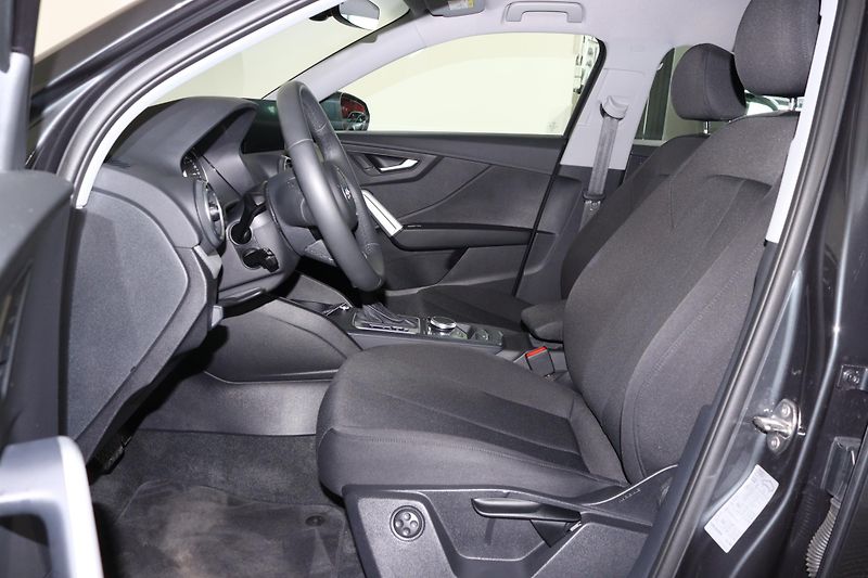 Audi Q2 Advanced 35 TFSI Stronic - fotka 17 z 26