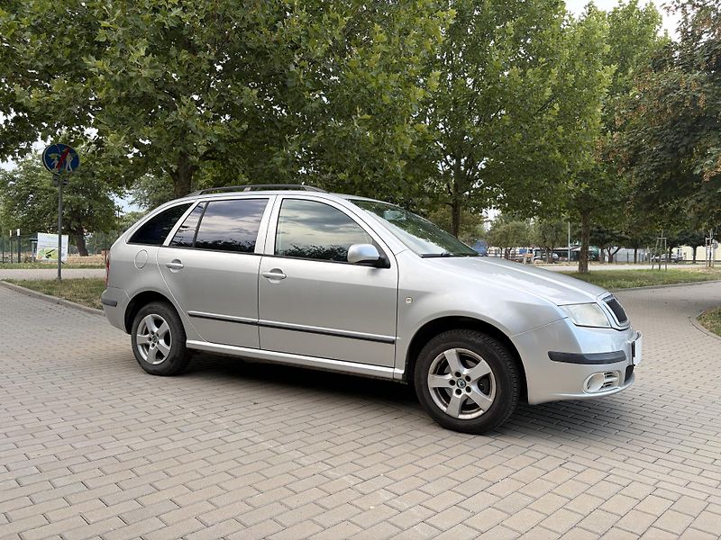 Škoda Fabia 1.4 16V - fotka 14 z 28