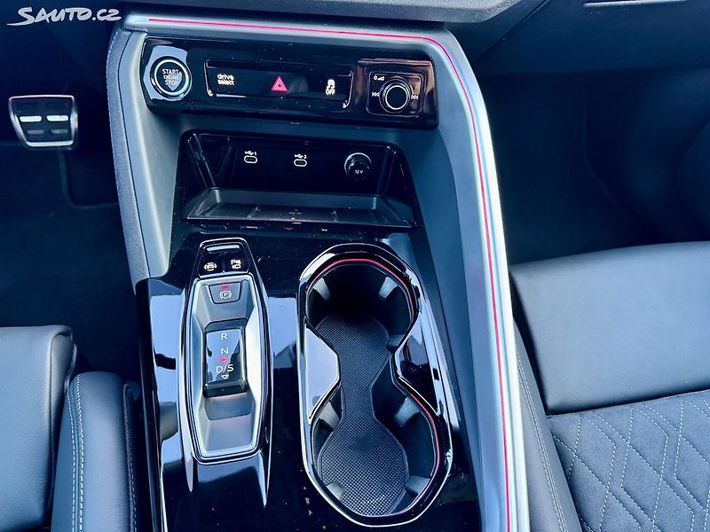 Audi Q5 2.0 TDI SPORTBACK 4x4 S-LINE - fotka 32 z 45