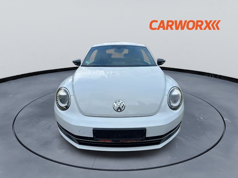 Volkswagen New Beetle (2015) 1.2Tsi 77kw Club - fotka 2 z 33