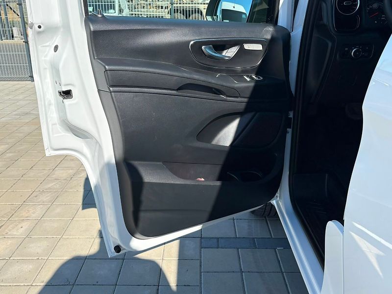 Mercedes-Benz Vito Tourer 116CDI Long 4Matic Pro - fotka 9 z 31