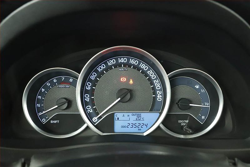Toyota Auris (2013) 1.6 Valvematic, Serv.kniha - fotka 9 z 12