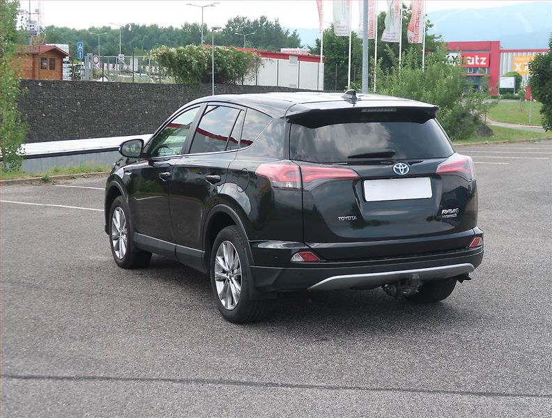 Toyota RAV4 (2017) 2.5 Hybrid - fotka 4 z 14