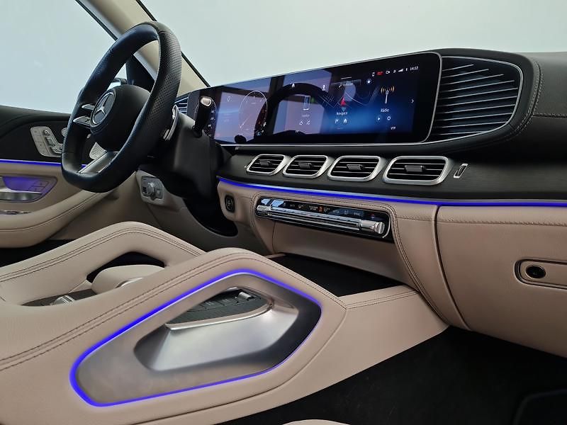 Mercedes-Benz GLS 450 d 4MATIC AMG Line - fotka 17 z 24
