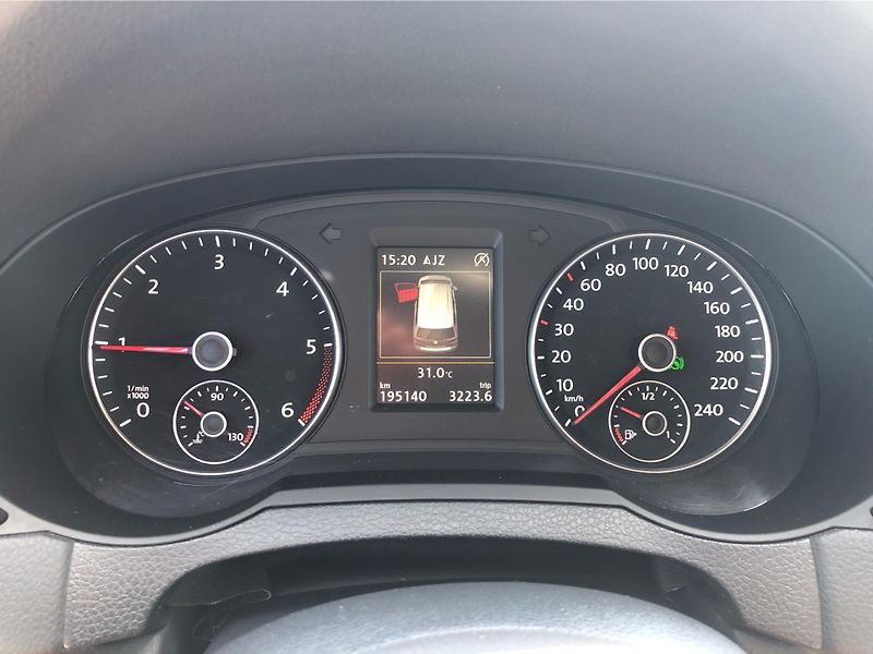 Volkswagen Sharan 2,0 TDI DSG 4motion Highline - fotka 18 z 29
