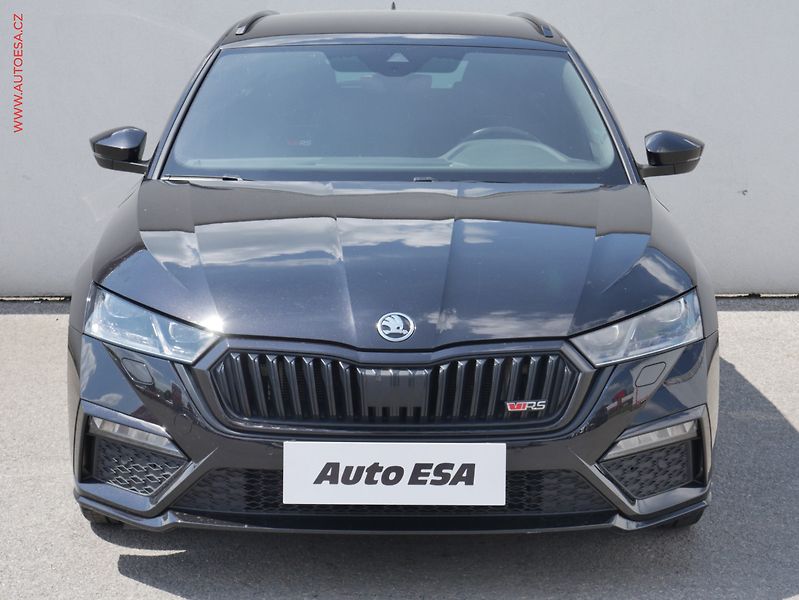 Škoda Octavia (2021) 2.0TDi 4x4, ČR, RS, DSG, LED - fotka 2 z 25