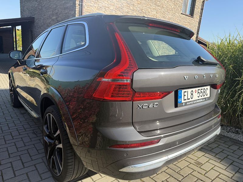 Volvo XC60 (2022) Volvo XC60 T8 Ultimate (455k) - fotka 3 z 30