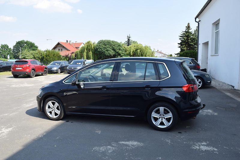 Volkswagen Golf Sportsvan (2015) 1.4TSI 92kw HGLBMT TAŽ KAM APP - fotka 11 z 50