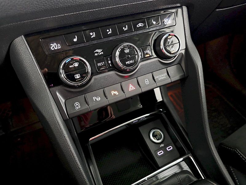 Škoda Kodiaq (2022) 2.0TDI 110kW DSG STYLE PLUS TA - fotka 16 z 26