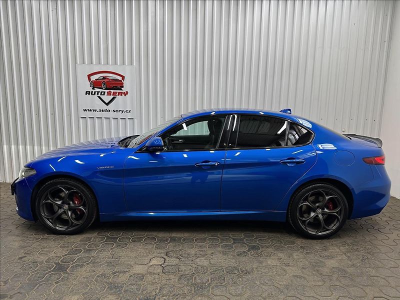 Alfa Romeo Giulia 206kW Q4 VELOCE 1.MAJITEL - fotka 4 z 39