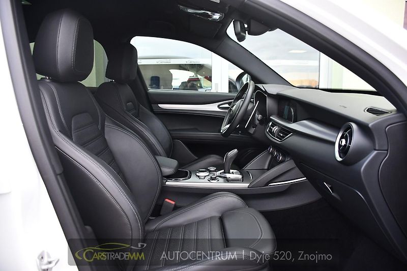 Alfa Romeo Stelvio 2,2D 154kW VELOCE AT8-Q4  - fotka 15 z 53