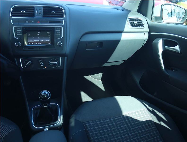 Volkswagen Polo (2014) Comfortline 1.2 TSI - fotka 8 z 17