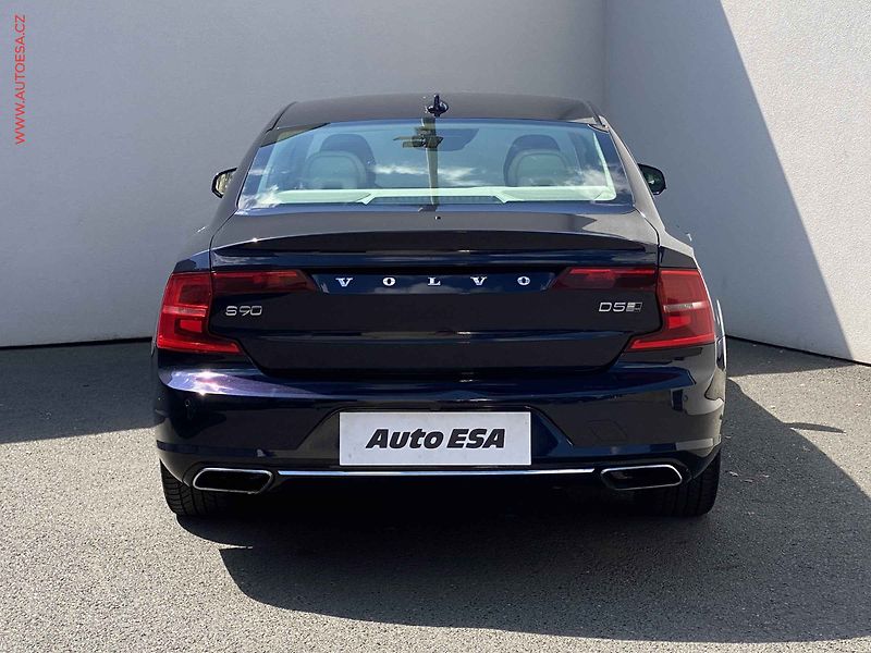 Volvo S90 (2017) 2.0 D5 AWD, 2.maj,ČR - fotka 5 z 20
