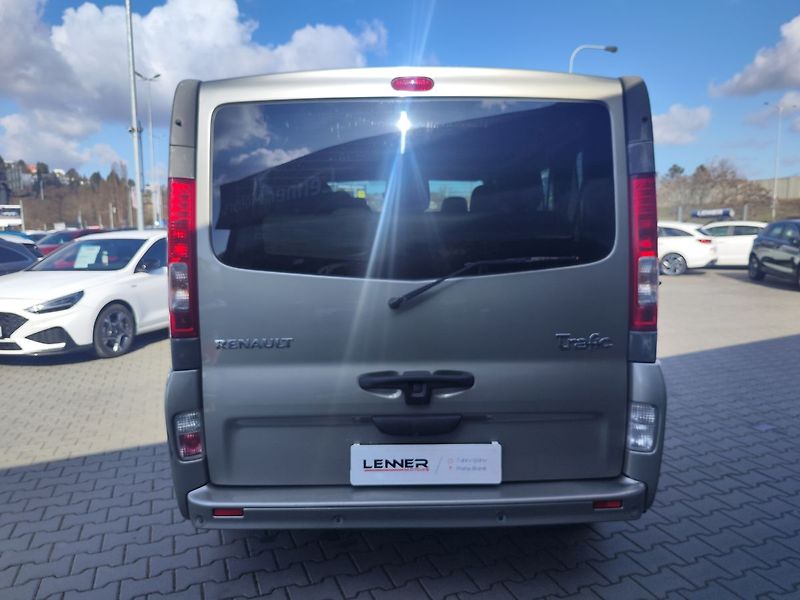 Renault Trafic 2.0 DCi/84kW Passenger - fotka 6 z 27
