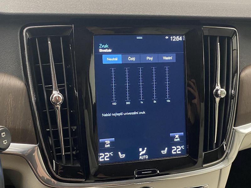 Volvo V90 CC B4 AWD MOMENTUM AUT - fotka 47 z 52