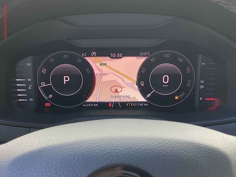 Škoda Karoq (2018) 1.5 TSi, Style, DSG, LED - fotka 19 z 21