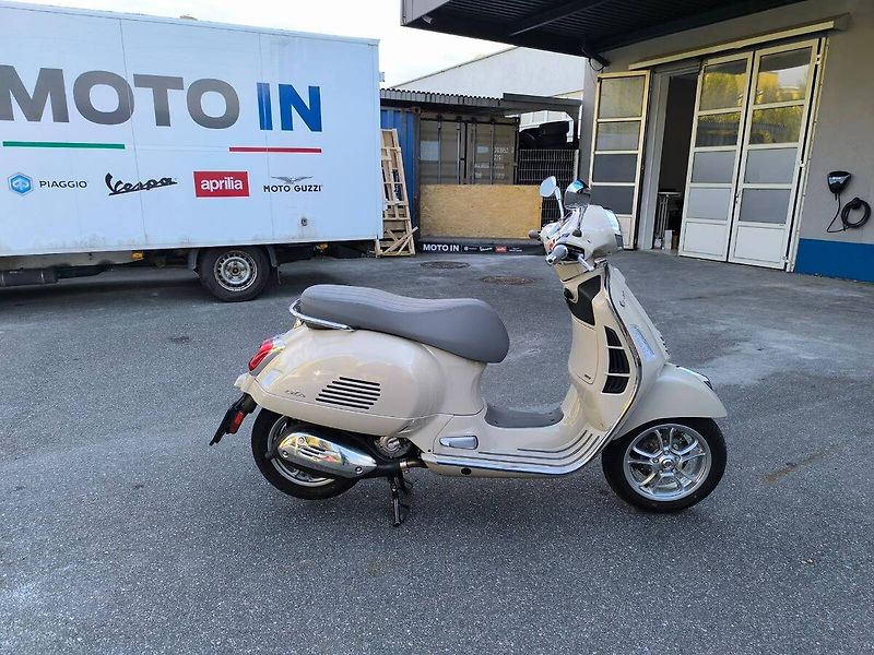 Vespa (2025) GTS 310 Beige Avvolgente - fotka 8 z 9