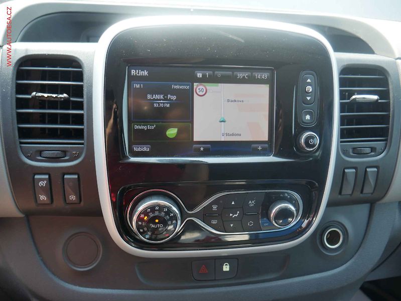 Renault Trafic (2018) 1.6dCi 6míst, AC, navi - fotka 11 z 14