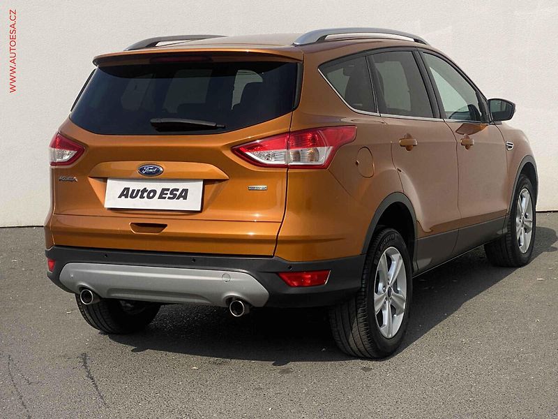 Ford Kuga (2015) 1.5 EB, Trend, navi, +kola - fotka 4 z 18