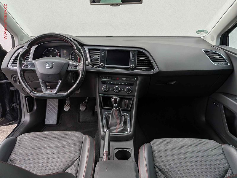 Seat Leon (2015) 2.0 TDi, FR, LED, navi - fotka 8 z 17