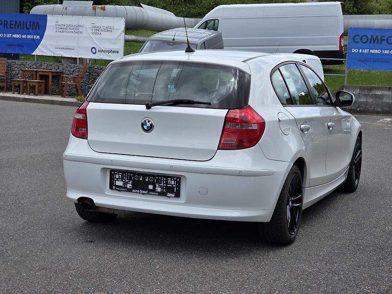 BMW Řada 1 (2011) 316 2.0i 122 VADA MOTORU - fotka 5 z 24