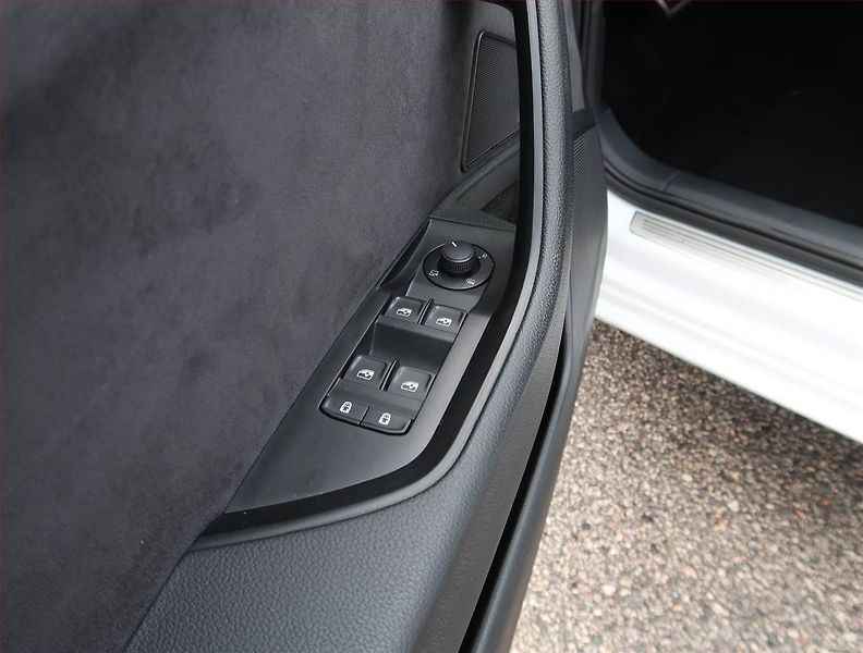 Škoda Superb (2018) Sportline 2.0 TDI - fotka 19 z 25