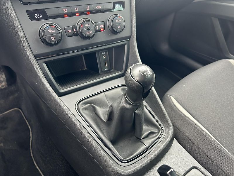 Seat Leon 1.2 TSI Reference 81kW - fotka 20 z 22
