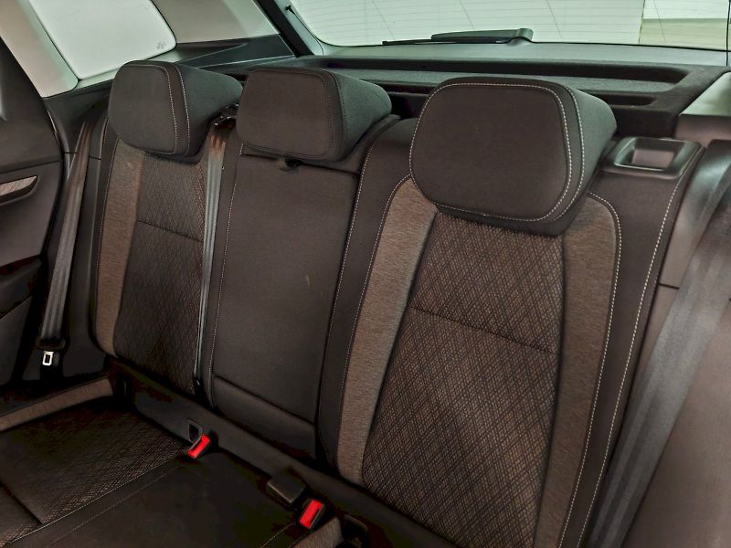 Škoda Karoq (2025) 2.0 TDI 110 kW DSG 4x4 Top Sel - fotka 24 z 31